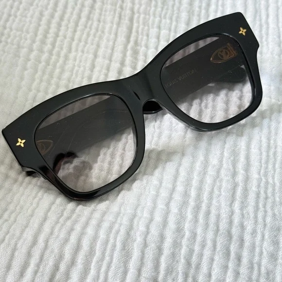 Louis Vuitton Black Sunglasses with Gold Accents - Picture 3 of 9